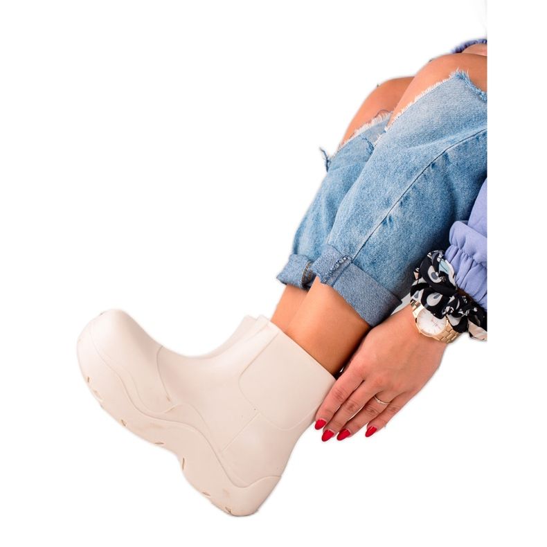 TRENDI Wellies On The Fashion Platform white