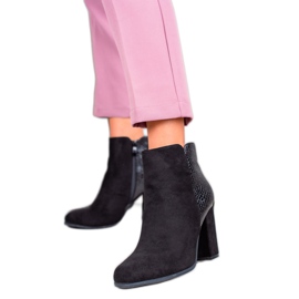 Janessa Stylish suede boots black