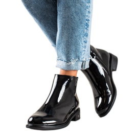 VINCEZA Black Lacquered Boots