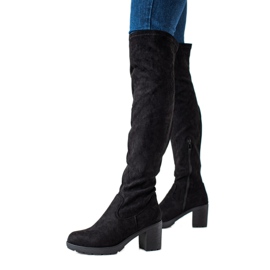 TRENDI Comfortable Black Boots On A Post
