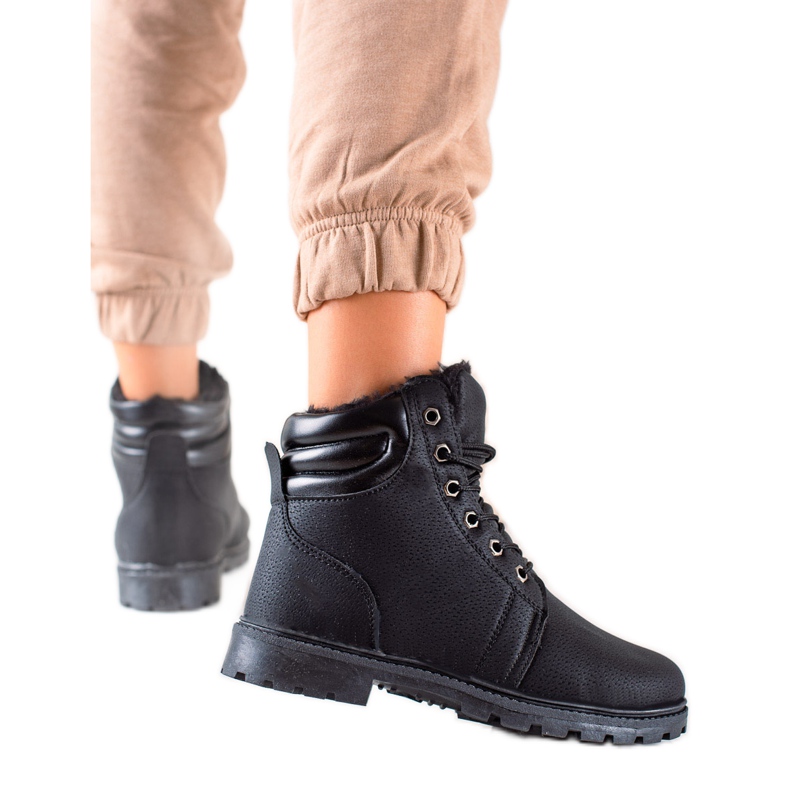 TRENDI Black Trappers With Warming