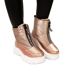 Snow boots on the Vinceza W JAN46C holo platform golden