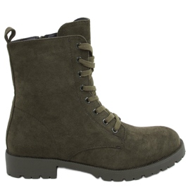 Lace-up workers by Bente Green