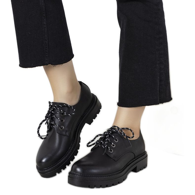 Black shoes on a thick sole from Gingras