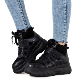Black winter sneakers with the Ninette animal theme Black winter sneakers with the Ninette animal theme
