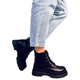 Lace-up boots with Clumsy Black chain
