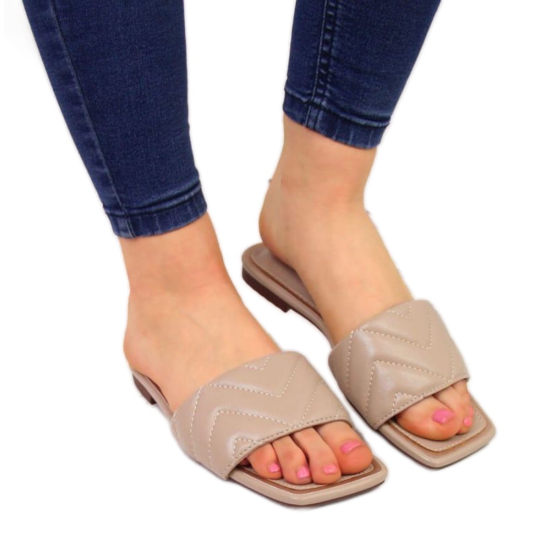 Quilted slippers S. Barski W OLI103B beige