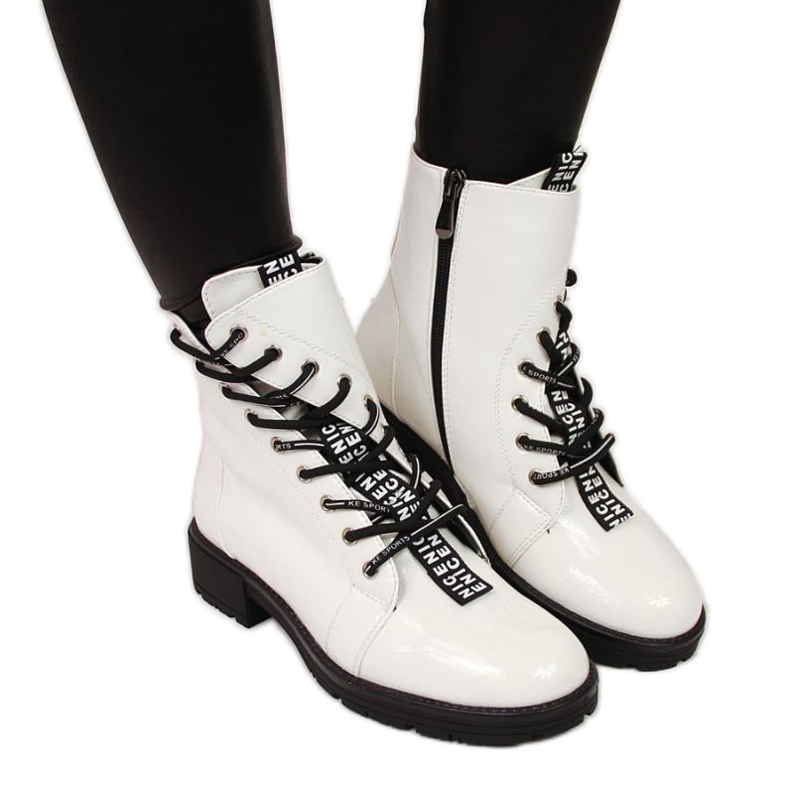 Vinceza W JAN32B white lacquered asymmetrical boots