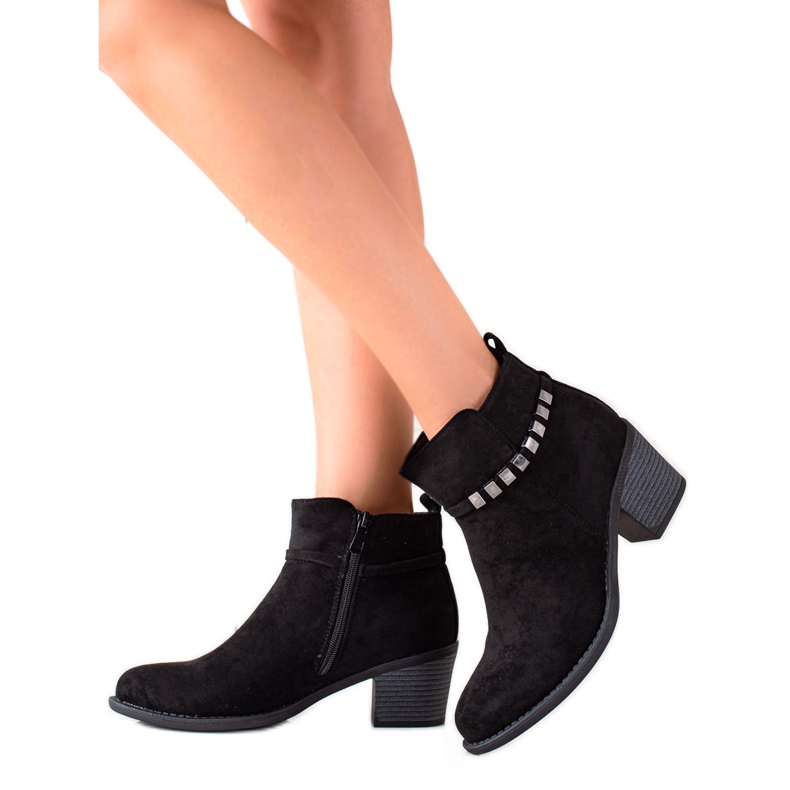 TRENDI Suede boots with a decorative belt black
