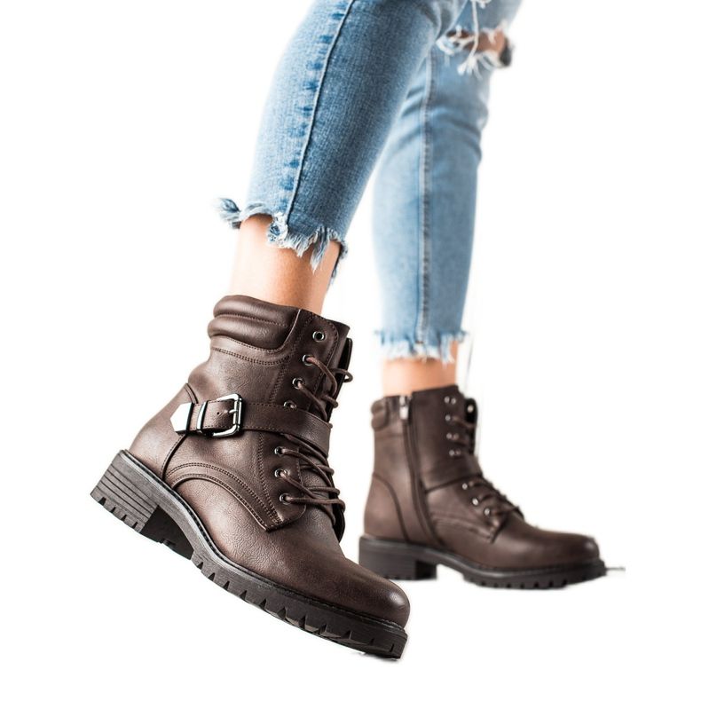 Anesia Paris Brown Workers With A Buckle