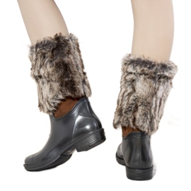 Black galoshes with fur from Corrales