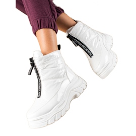 Snow boots on the VINCEZA platform white