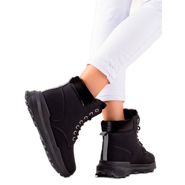 TRENDI Black Trappers