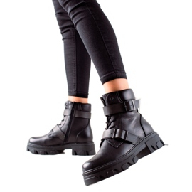 Workers with black buckles Workers with black buckles