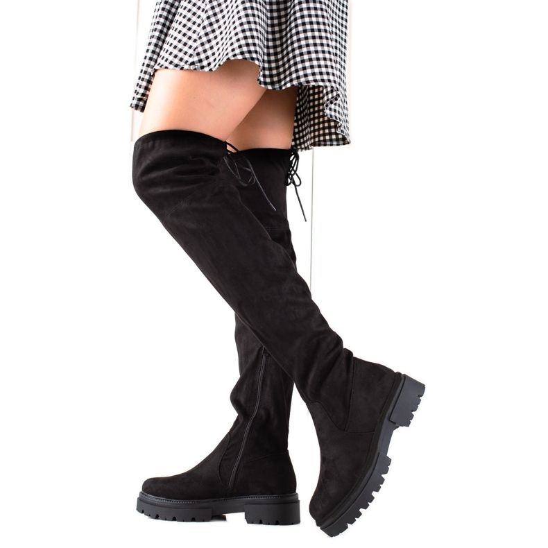 Laura Mode Black Thigh-boots On The Platform