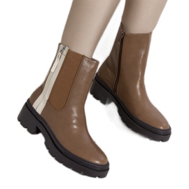 Albina brown boots with a stripe Albina brown boots with a stripe