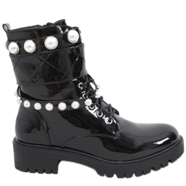 Lacquered bags with Beni Black pearls