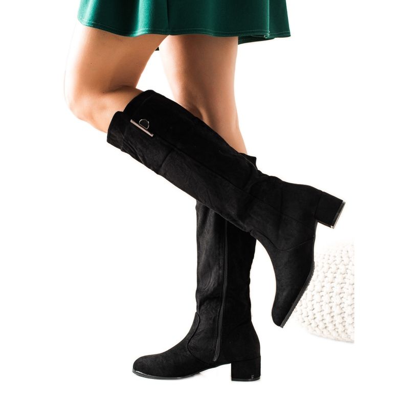 TRENDI Comfortable black boots