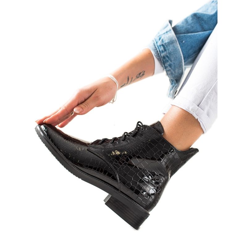 TRENDI Stylish boots with a pattern black