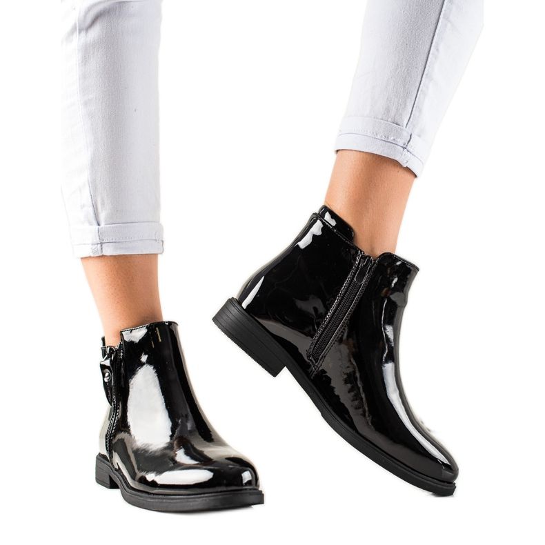 TRENDI Classic lacquered boots black