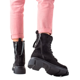 Bona Black boots with a decorative zipper