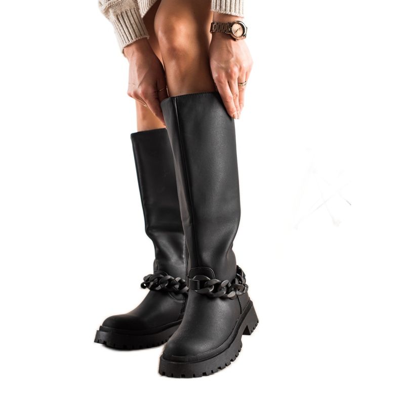 TRENDI Fashionable Black Boots On The Platform