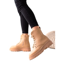 TRENDI Classic brown hiking boots on the platform beige