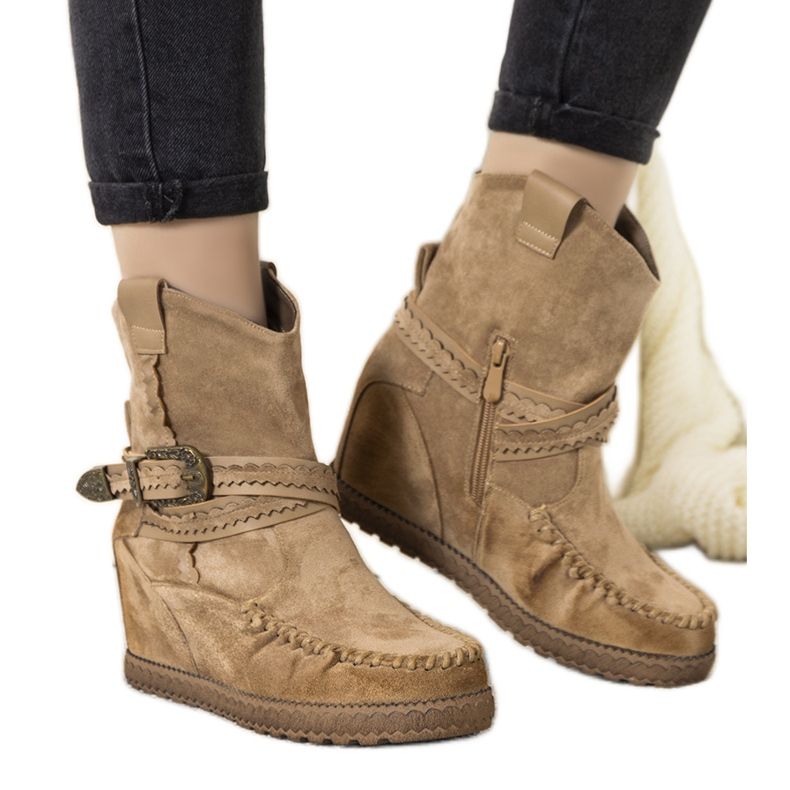 Women's beige insulated boots in the style of boho Hanson
