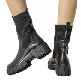 Black insulated boots from Sanders