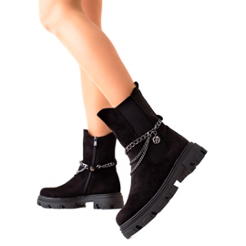 Bestelle Fashionable suede boots with a chain black