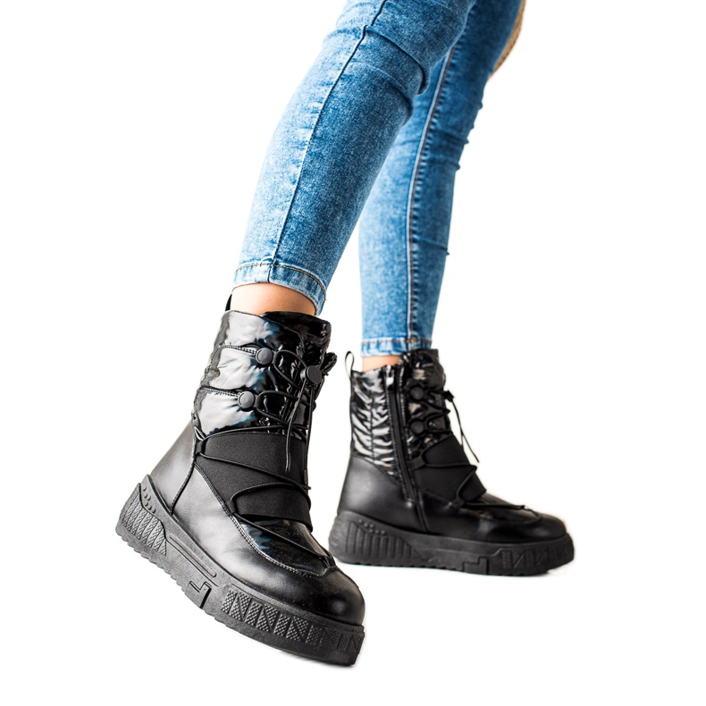 TRENDI Comfortable Snow Boots On The Platform black