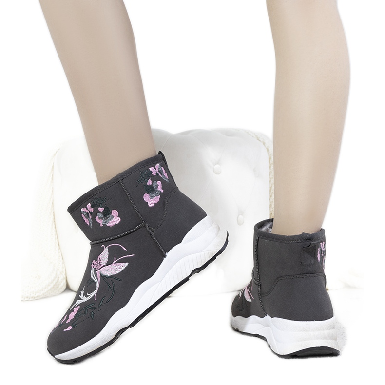 BM Gray snow boots with Jamil embroidery grey