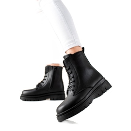 TRENDI Classic Black Trappers On The Platform TRENDI Classic Black Trappers On The Platform