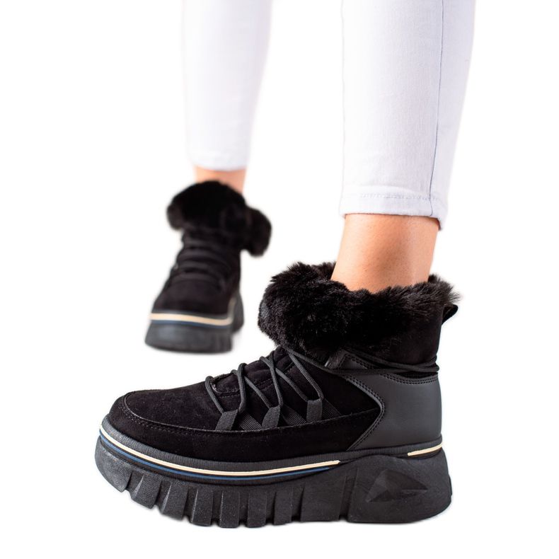 TRENDI Snow Boots On The Platform With Fur black