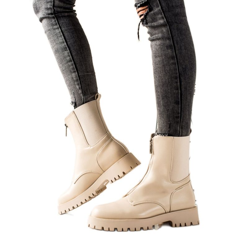 TRENDI Warm boots with a zipper beige