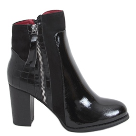 High-heeled boots, lacquered Flame Black Mirror