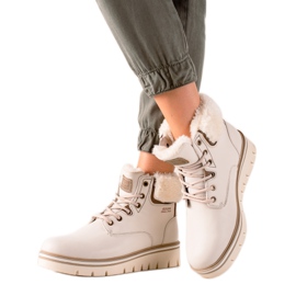 Goodin Trappers On The Platform beige