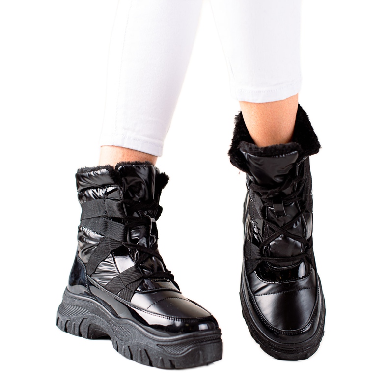 TRENDI Black Shimmering Snow Boots