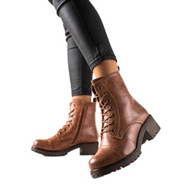 TRENDI Flat Heel Boots brown