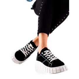 TRENDI Black Sneakers On The Platform