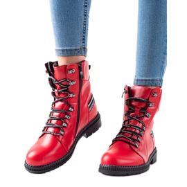 Groto Gogo Red Workers