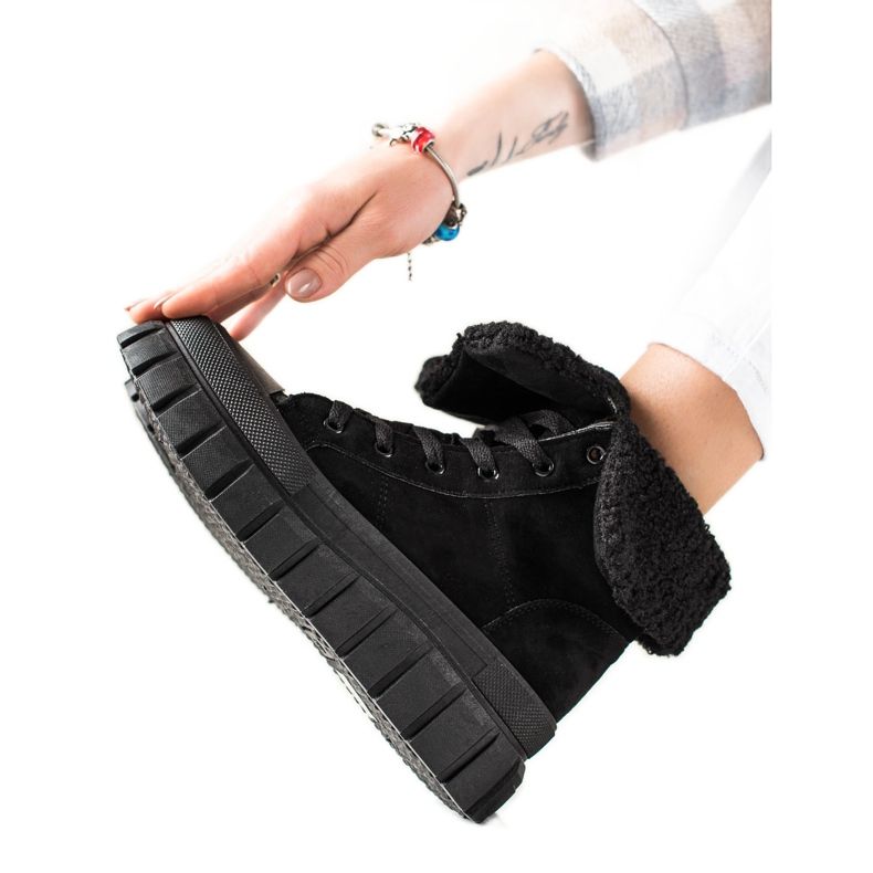 TRENDI Boots, Sneakers With Sheepskin black