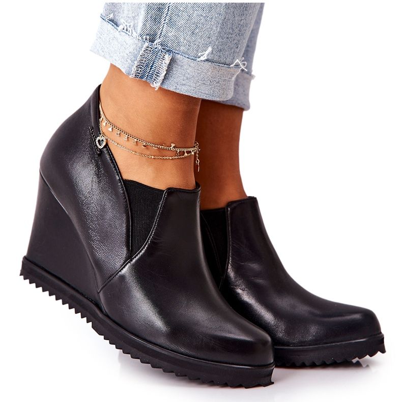 Black Boots On Wedge Monnari M79 / 1