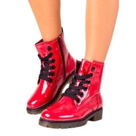 Evento Red lacquered boots