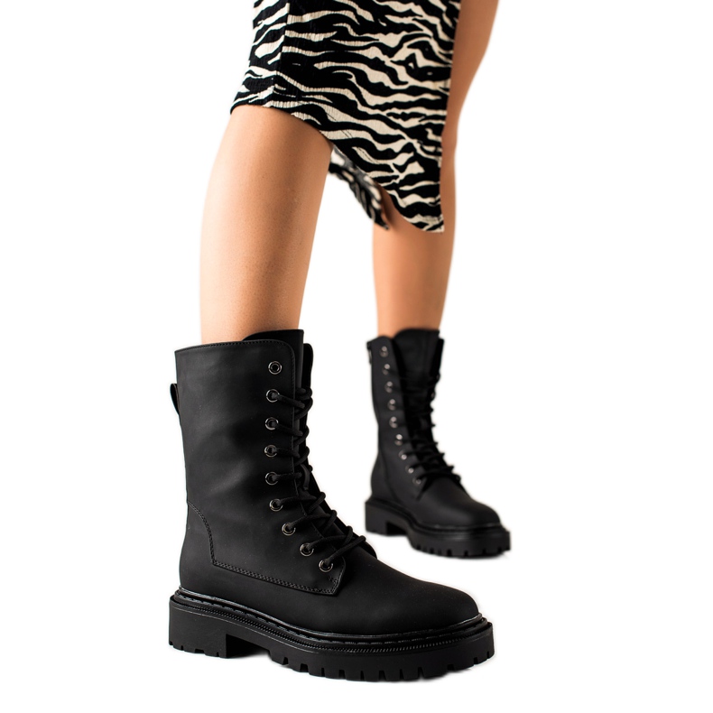 Erynn Classic Black Lace-up Workers