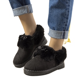 Black slippers with fur insulated Valle