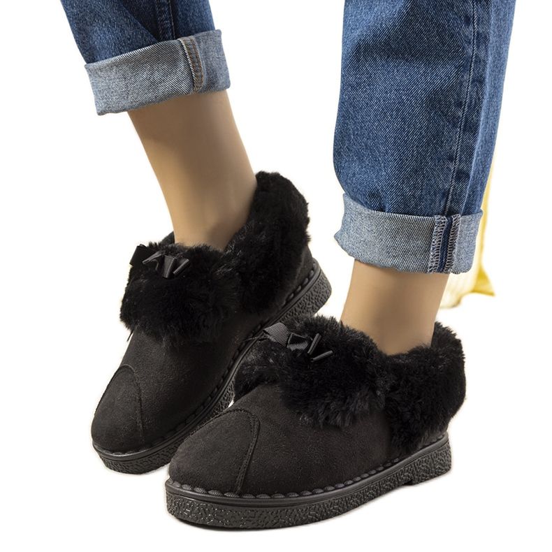 Black slippers with fur insulated Valle