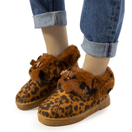 Brown slippers with fur insulated Valle yellow