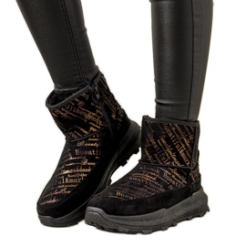 Women's black and gold Crescent snow boots Women's black and gold Crescent snow boots