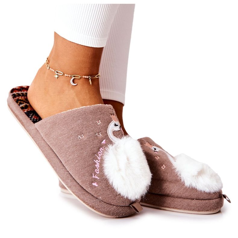 WJ1 Rey's Brown Swan Warm Slippers